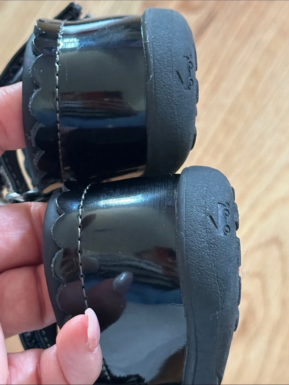 See Kai Run Black Patent Mary Jane Shoes with Scallop Trim